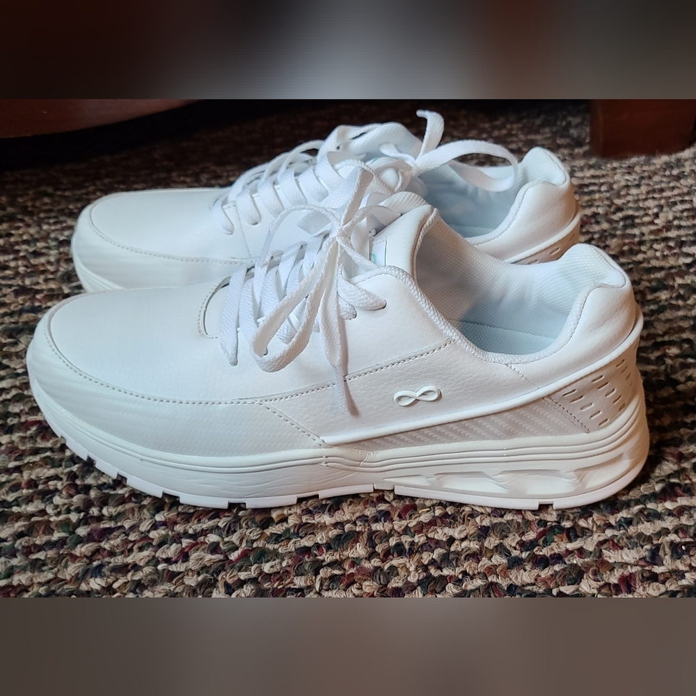 Cherokee Infinity Shoes (MFLOW)